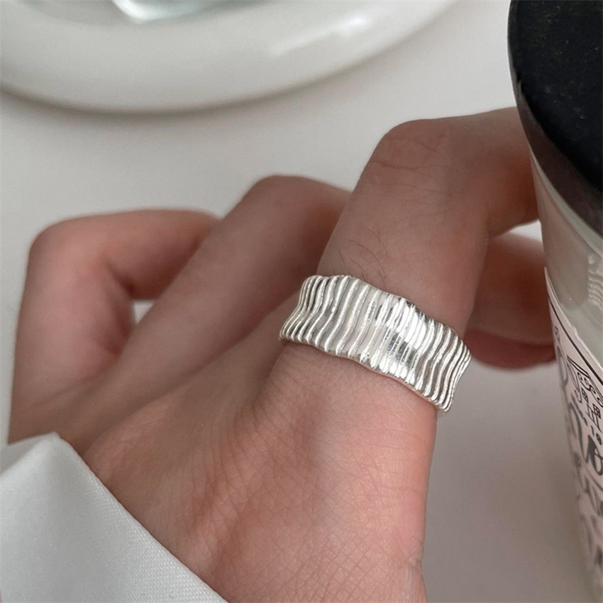 Retro Black Agate Screw Ring