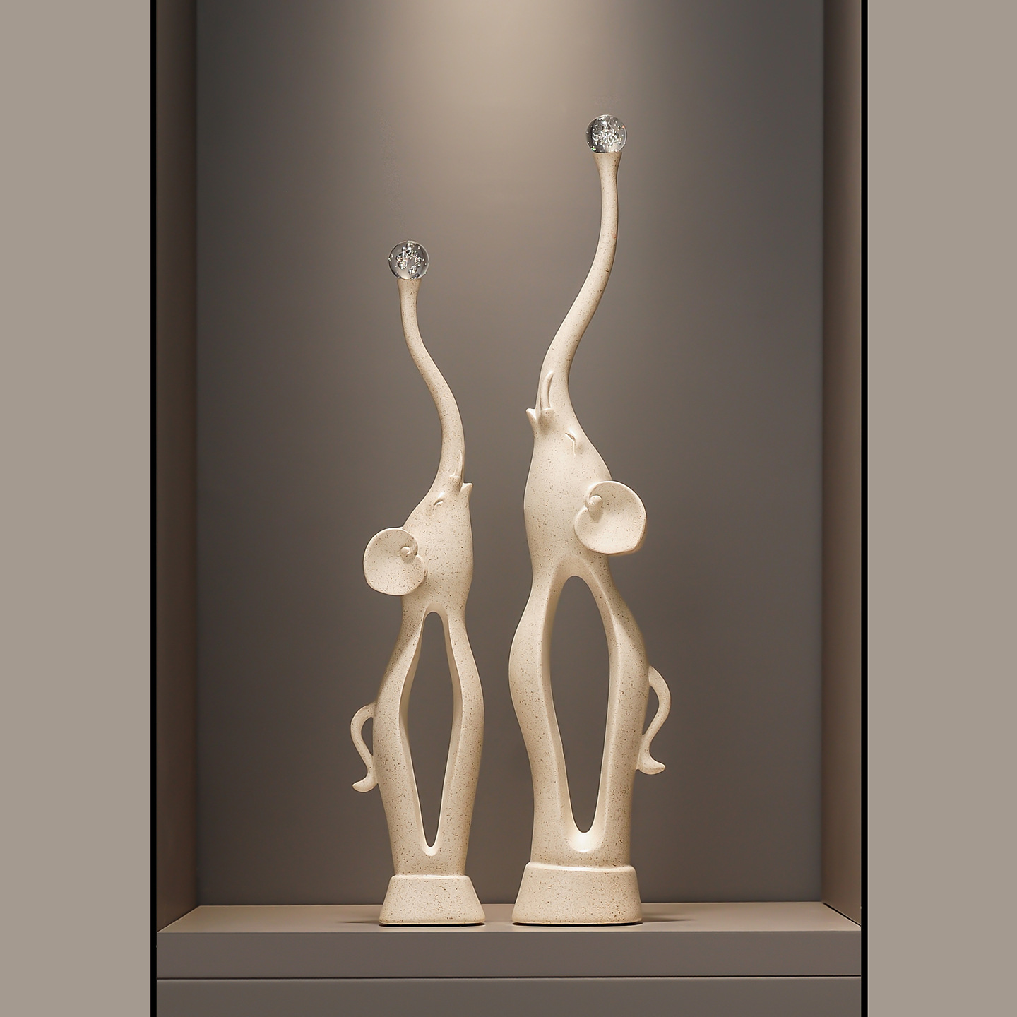 Cute Wall Niche Decoration For Couples Figurines