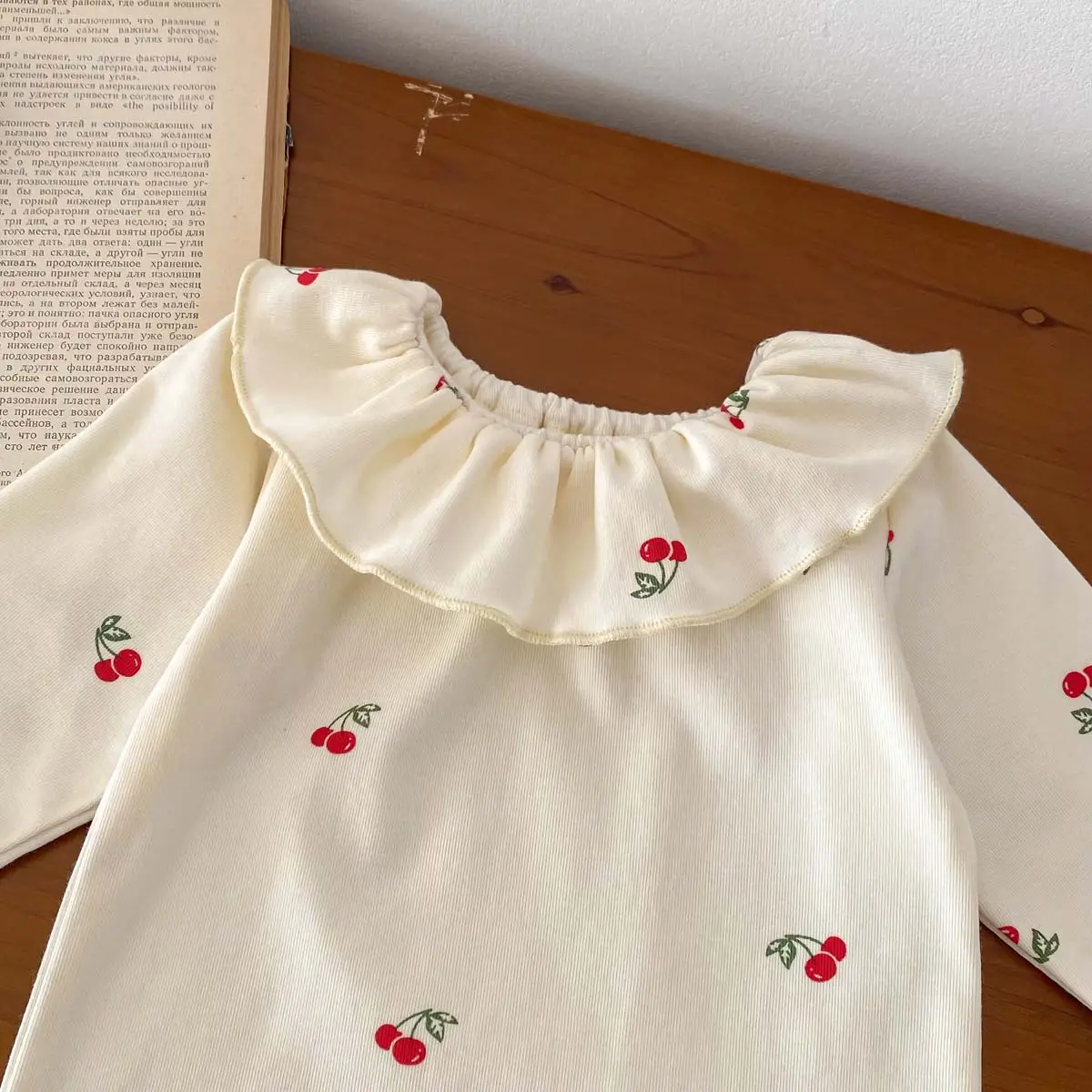 Ruffled Collar Bottom-covering Rompers Newborn 0-2 Years Old Cherry Print Long Sleeve Jumpsuit