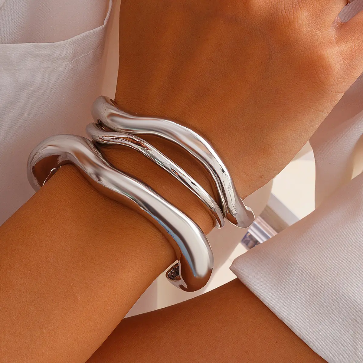 European And American Design-Driven Irregular Metal Bracelet