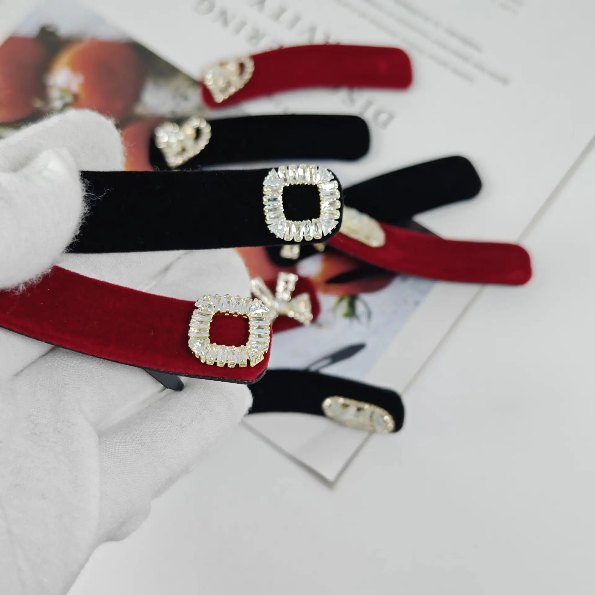 Short Plush Black Wine Red Inlaid Zircon Accessories Light Luxury BB Clip Fine