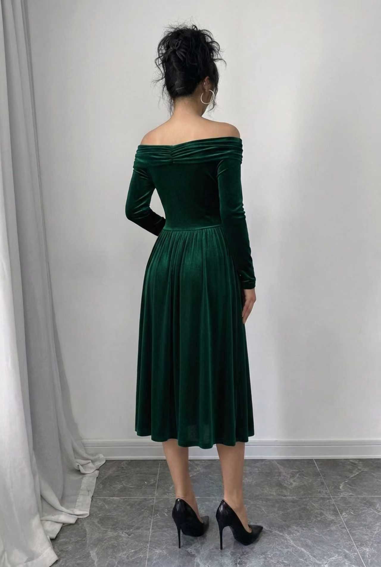 Buy Women's Clothing Online | Buy Trending Dresses for Women