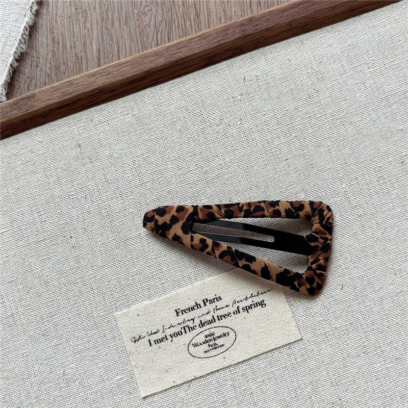 Retro Leopard-Print Bang Clip Simple And Chic Hairclip For Women To Style Fringe Or Loose Strands