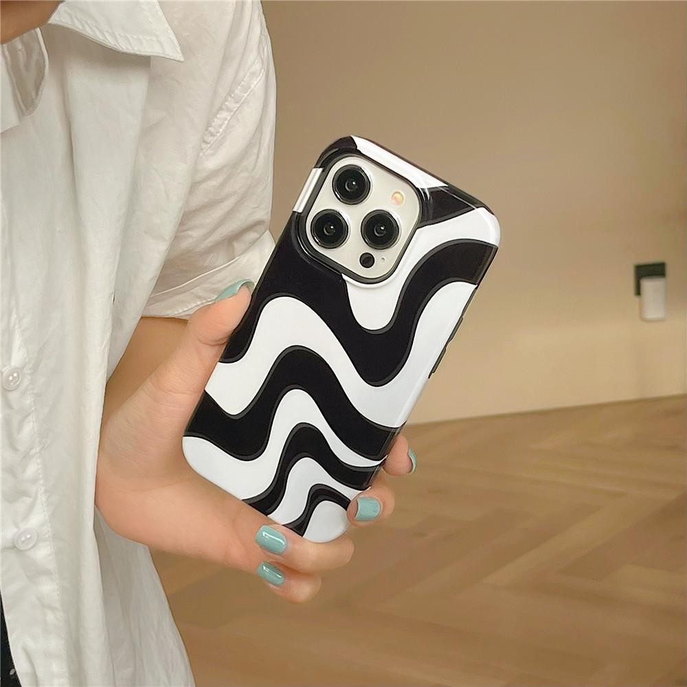 Ins Black And White Irregular Stripes Phone Case - Image 3