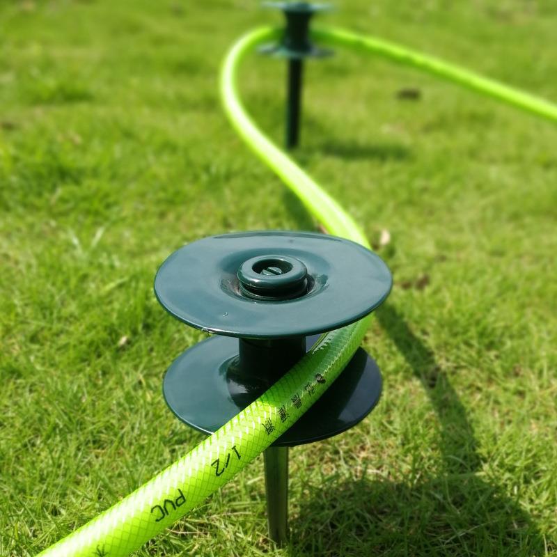Ground-mounted Water Hose Guide Roller