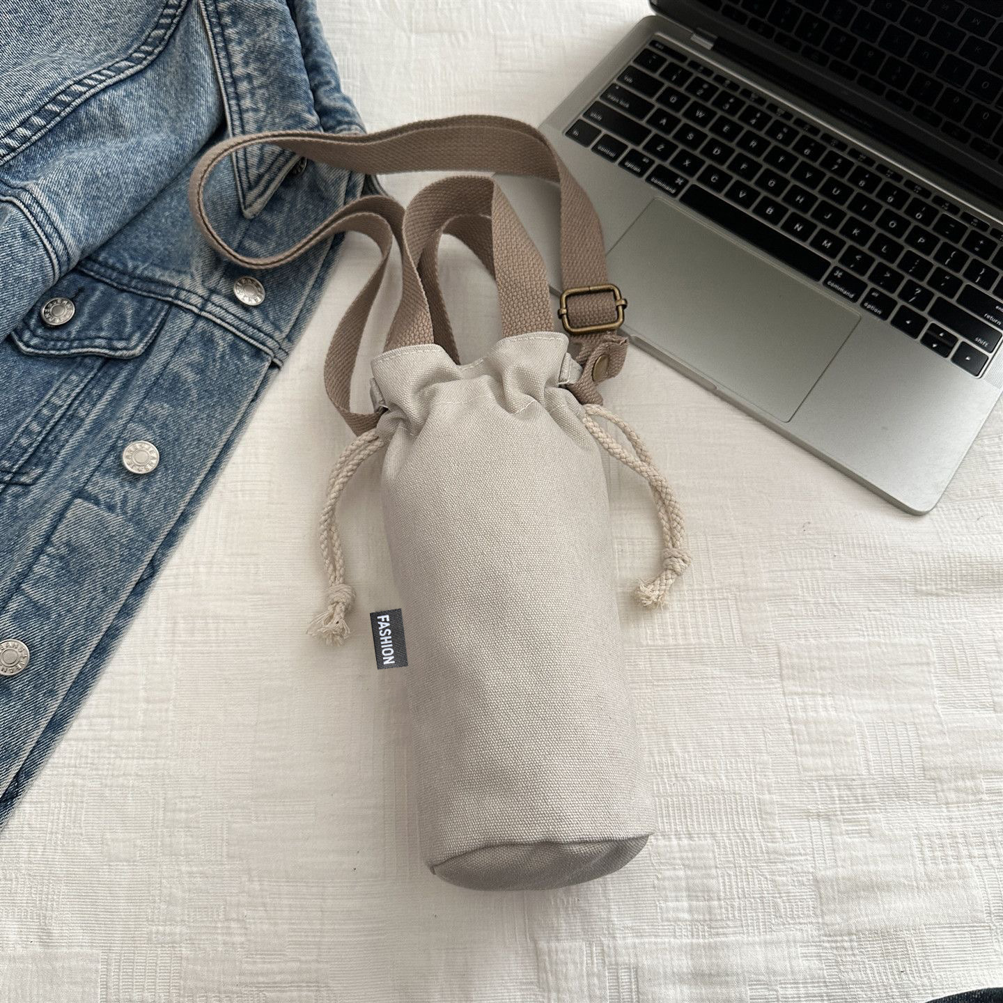 https://cf.cjdropshipping.com/quick/product/d921b18e-0e0b-4196-a556-533ebe648721.jpg