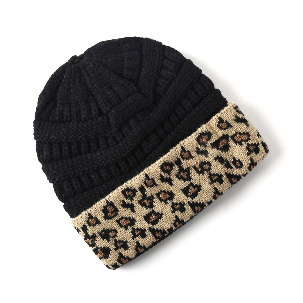 Womens Warm Leopard-Print Knitted Hat 7 d930a960 d818 442b 9b38 2f7a16ed15fa