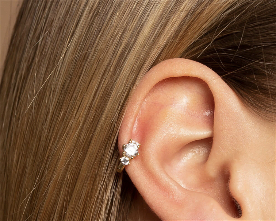 Classic Three Zircon Earrings Electroplated Real Gold Small Ear Buckle