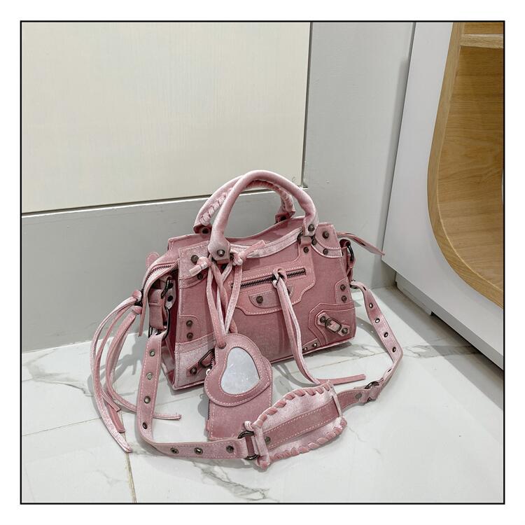 8050 Velvet Pink