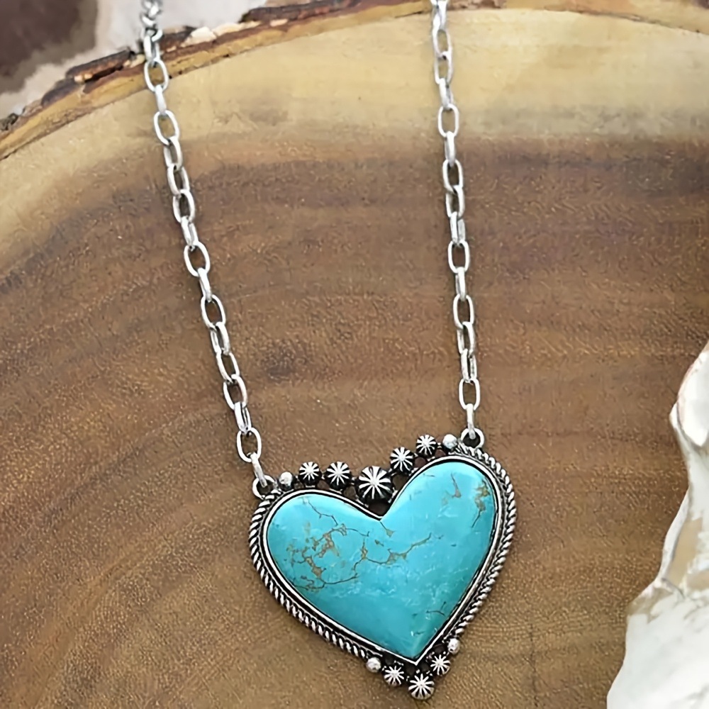 Retro Heart-Shaped Turquoise Pendant Necklace