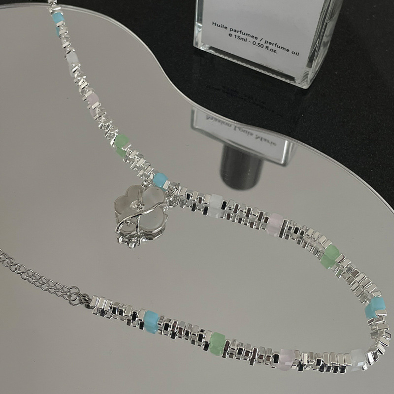 Jelly Flower Stitching Beaded Small Broken Silver Necklace