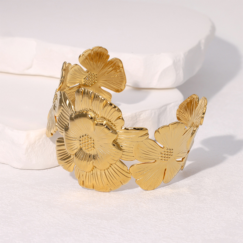 European And American Elegant Retro Gold-plated High-grade Opening Bracelet Exaggerated Design Flowers