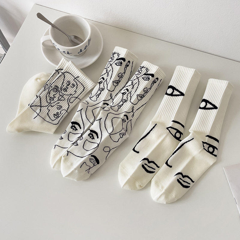 Title 4, Boneless Suture Abstract Lines Tube Socks