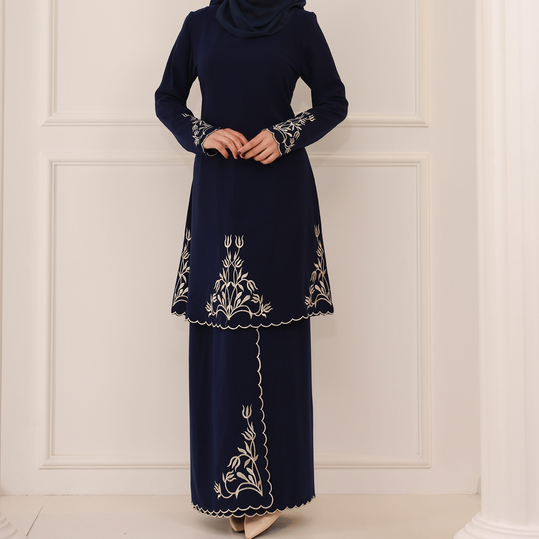 Malay Middle East Exquisite Embroidery Suit Women Dark Blue - Shop at LoveMi