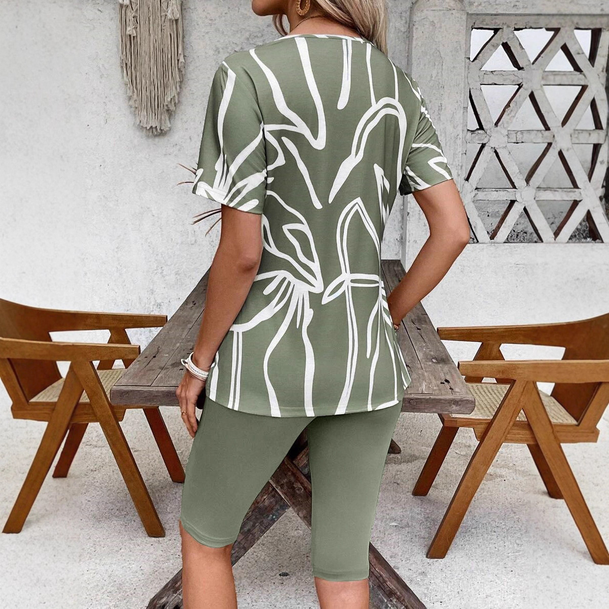 Womens Casual Sporty Two-piece Set Featuring A Crew-neck Top And Shorts