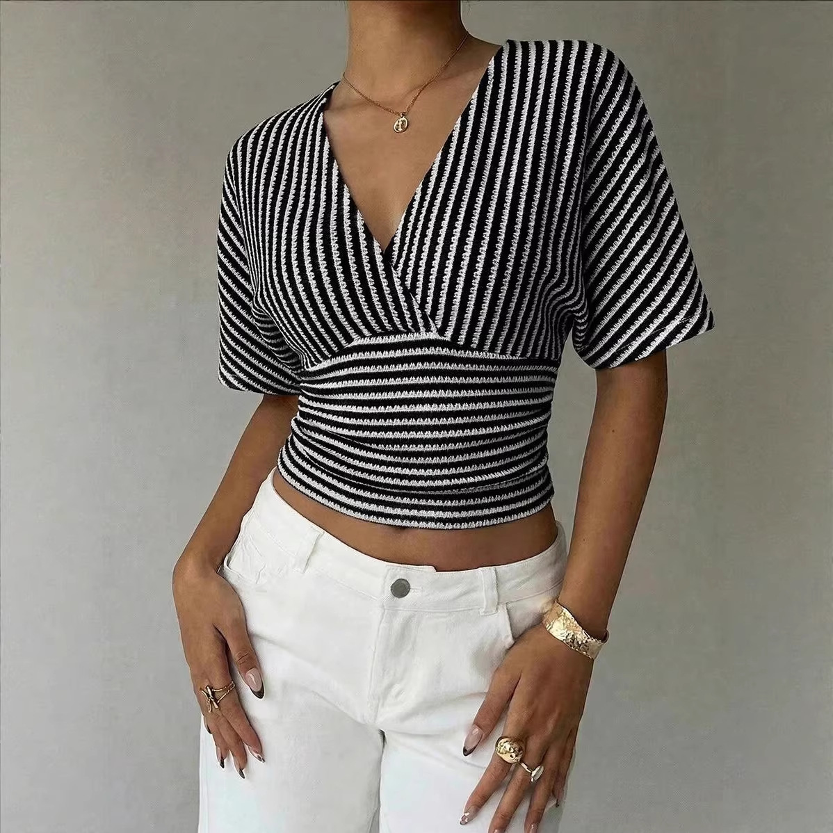 https://cf.cjdropshipping.com/quick/product/da838c44-2484-4b01-9cae-a6e13b00fb67.jpg