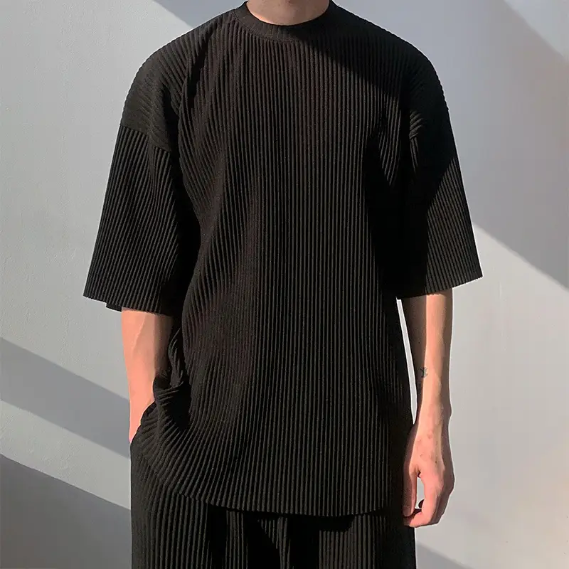Men's Pleated Short Sleeves Loose Striped Draping Half Sleeve Trendy Pleated Round Neck T-shirt