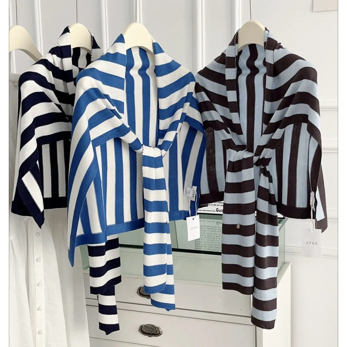 Color-block Striped Knitted Shawl - Women's Warm