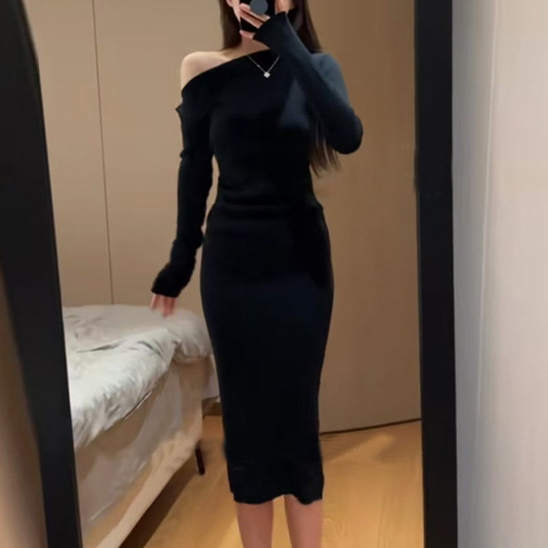 Off-the-shoulder Irregular Solid Color Bottoming Skirt Autumn And Winter
