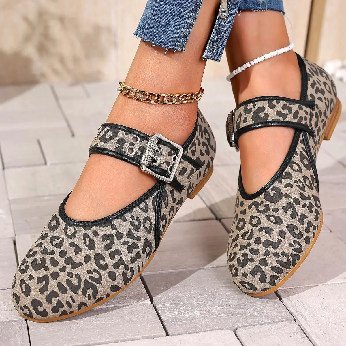 Leopard-print Belt Buckle Round-toe Sling-back Flats