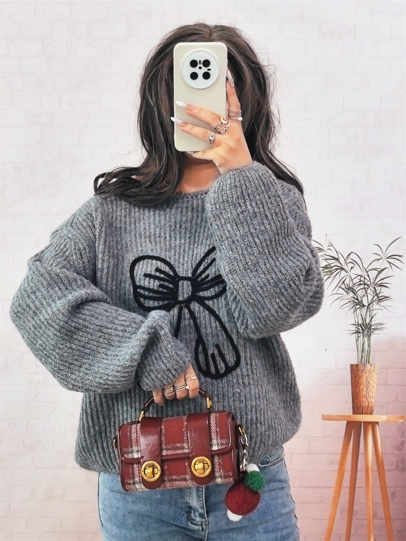 Simple Casual Bow Embroidery Decoration Knitted Long Sleeve Sweater