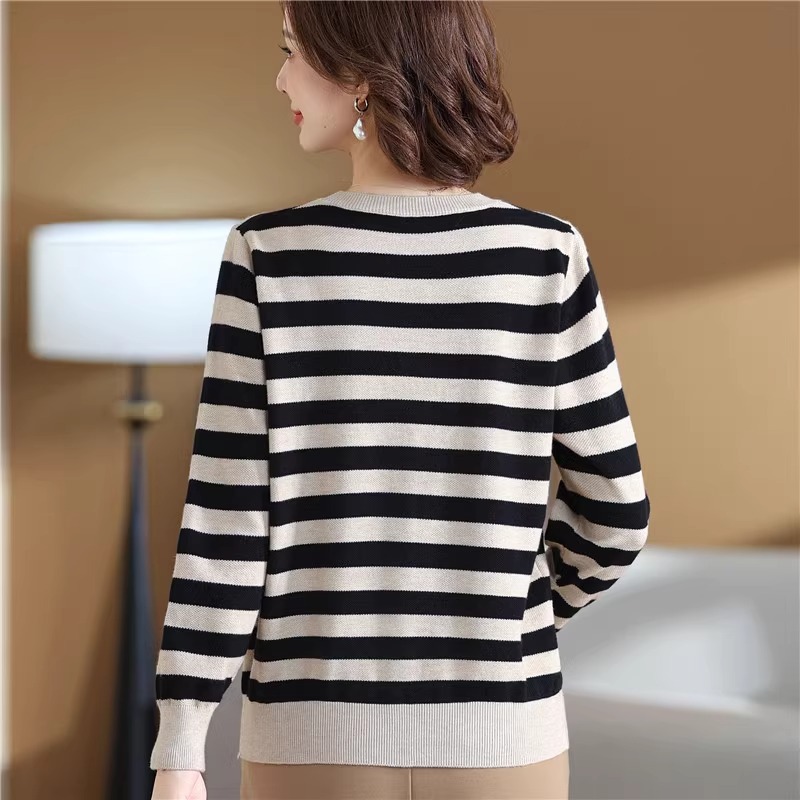 Versatile striped tops, loose large size, fashionable long-sleeved sweater, knitted bottoming shirt
