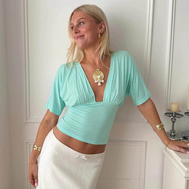 Blusa Feminina com Costas Abertas e Cintura Marcada
