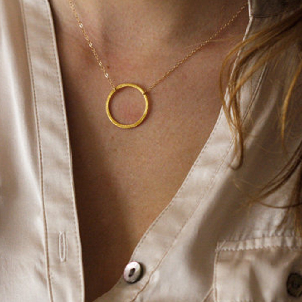 Elegant Circle Clavicle Necklace For Women Short Style
