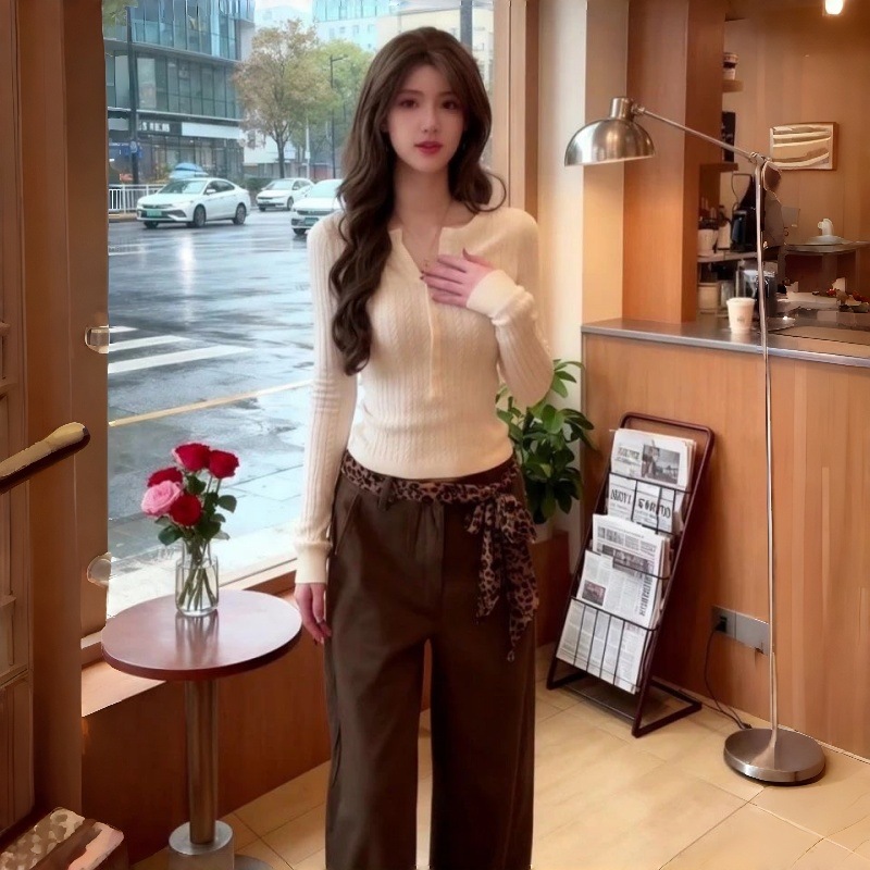 Womens Tailored Cable-knit Sweater Top product image