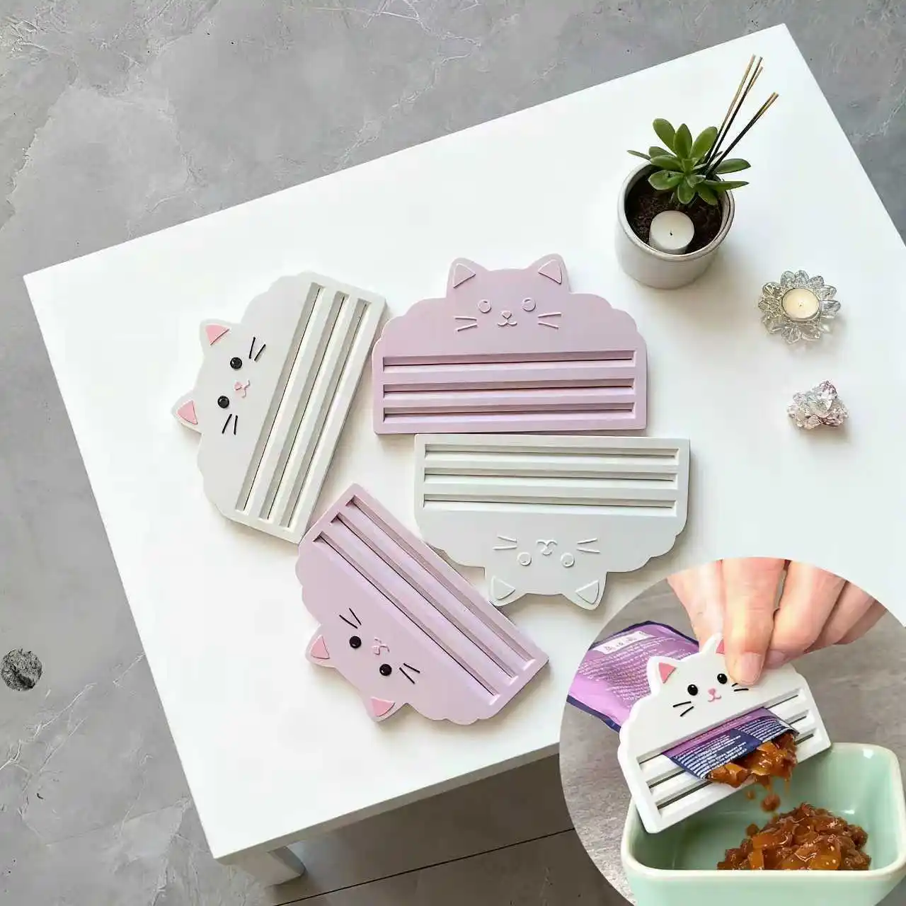 Household Portable Cat Food Squeezer