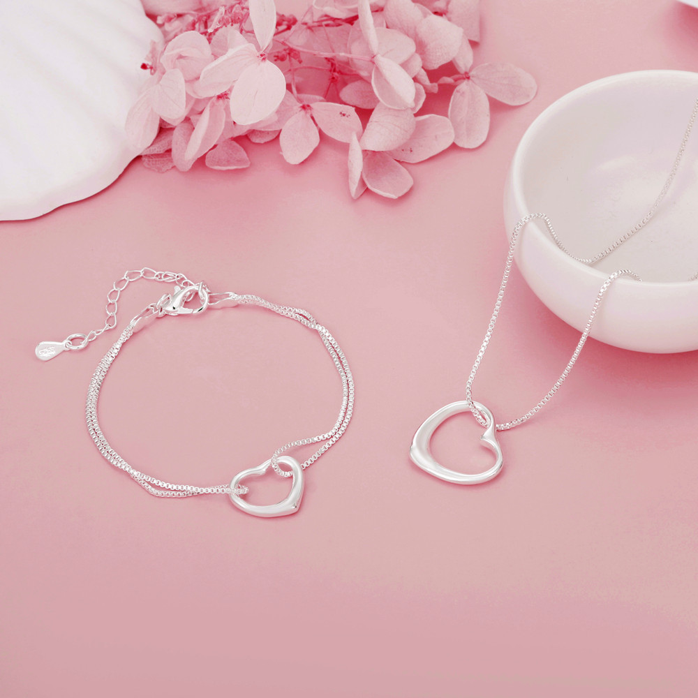 Ornament Women's Love Bracelet And Necklace Set