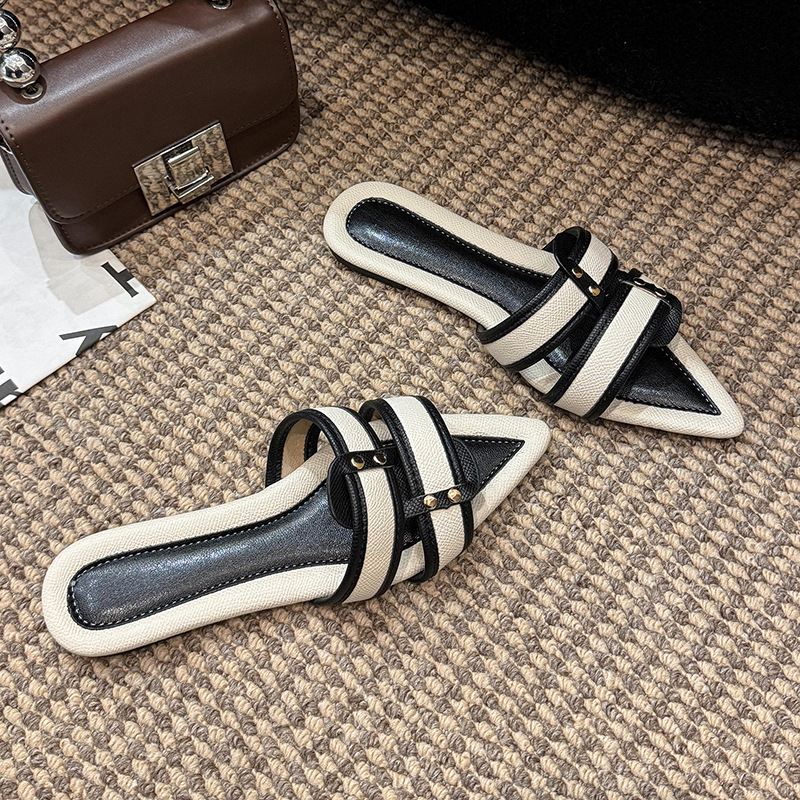 Slip-on Flat Slippers 21 de6093e5 6163 410a bd85 9115730a7df9