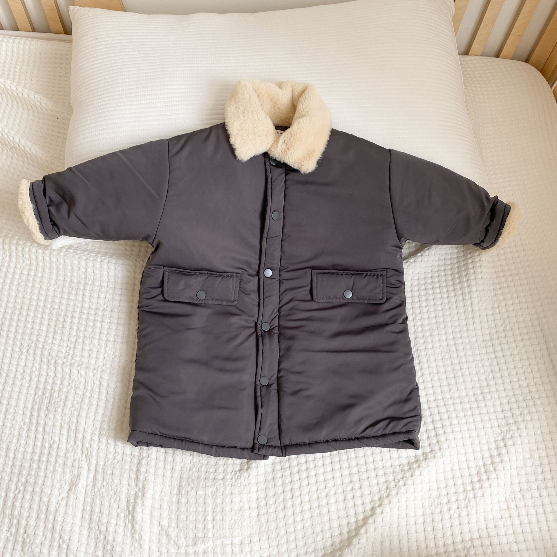 https://cf.cjdropshipping.com/quick/product/de7b39a6-6191-4054-8e27-cc633635c780.jpg