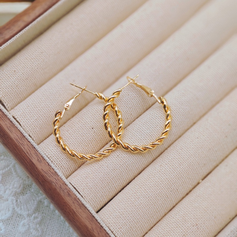 https://cf.cjdropshipping.com/quick/product/de7d6bac-740f-47ba-a050-d7528d1f3ada.jpg