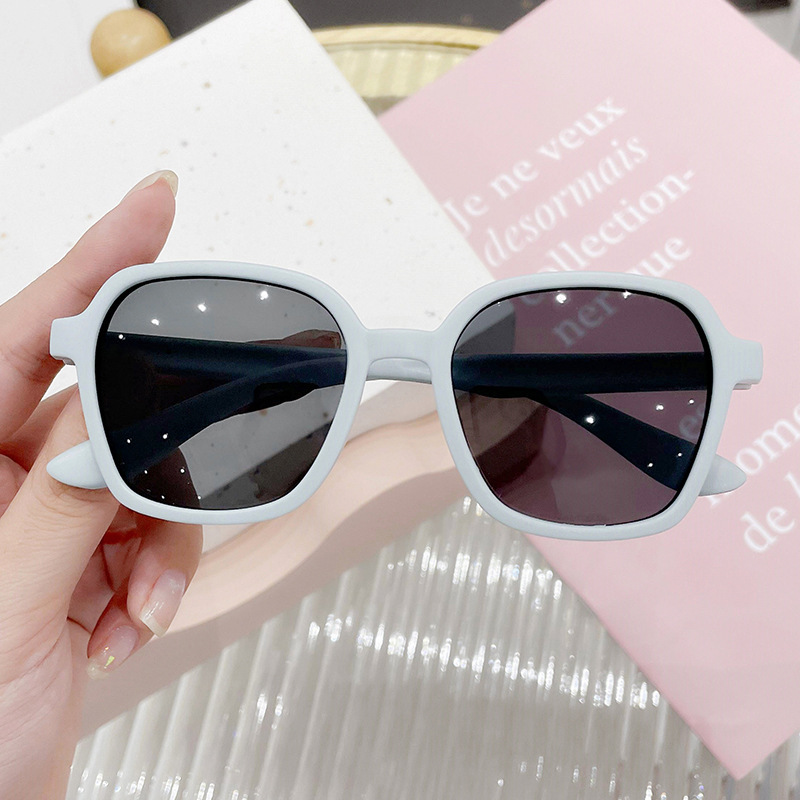 Children's Colorful Box Cartoon Sun Glasses - Image 4