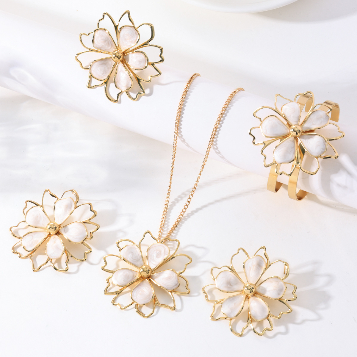 https://cf.cjdropshipping.com/quick/product/dea5503e-f950-43f7-ba30-f82ad31e8bec.jpg