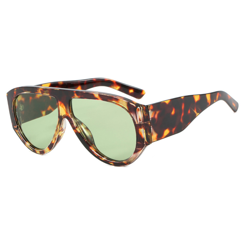 Women's Fashionable Sunglasses - Image 3