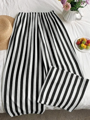 Red And White Striped Wide-leg Pants For Women Light Weight Suitable For Casual Wear