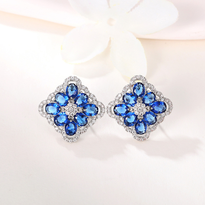 All-match Flower Ear Studs