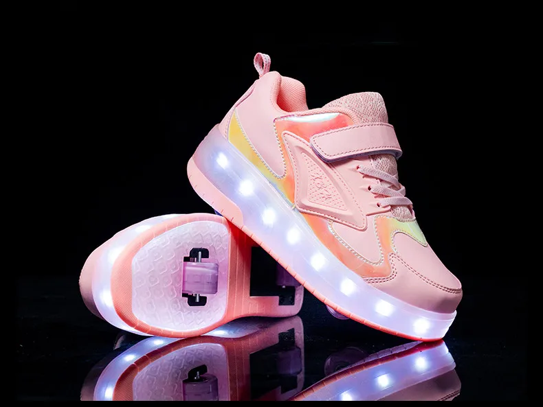 Title 21, Heelys esportivos ultraleves com LED e carregam...