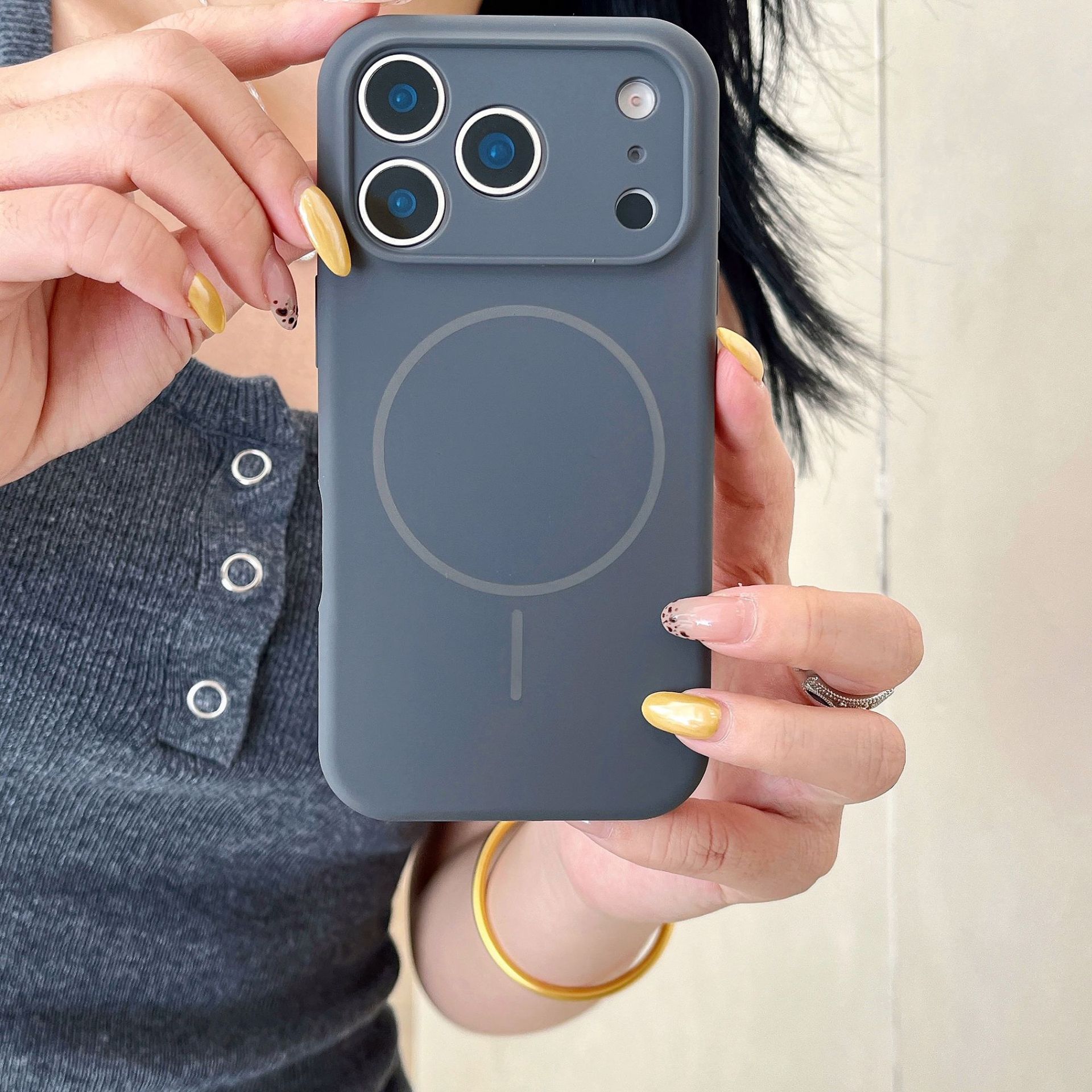 Full-coverage Precision-cut Silicone Magnetic-button Phone Case