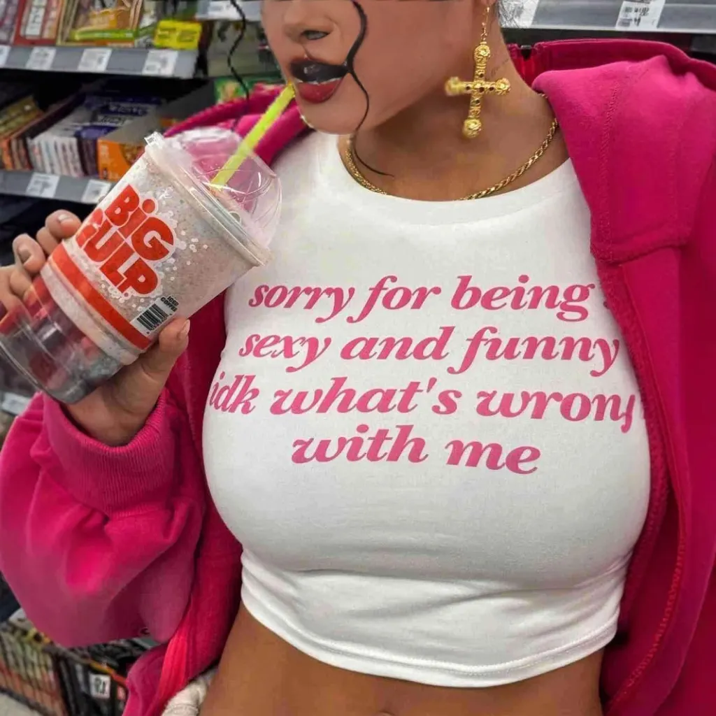 Street Vibe Figure-hugging Top With A Unique English Letter Print Cropped Length - White