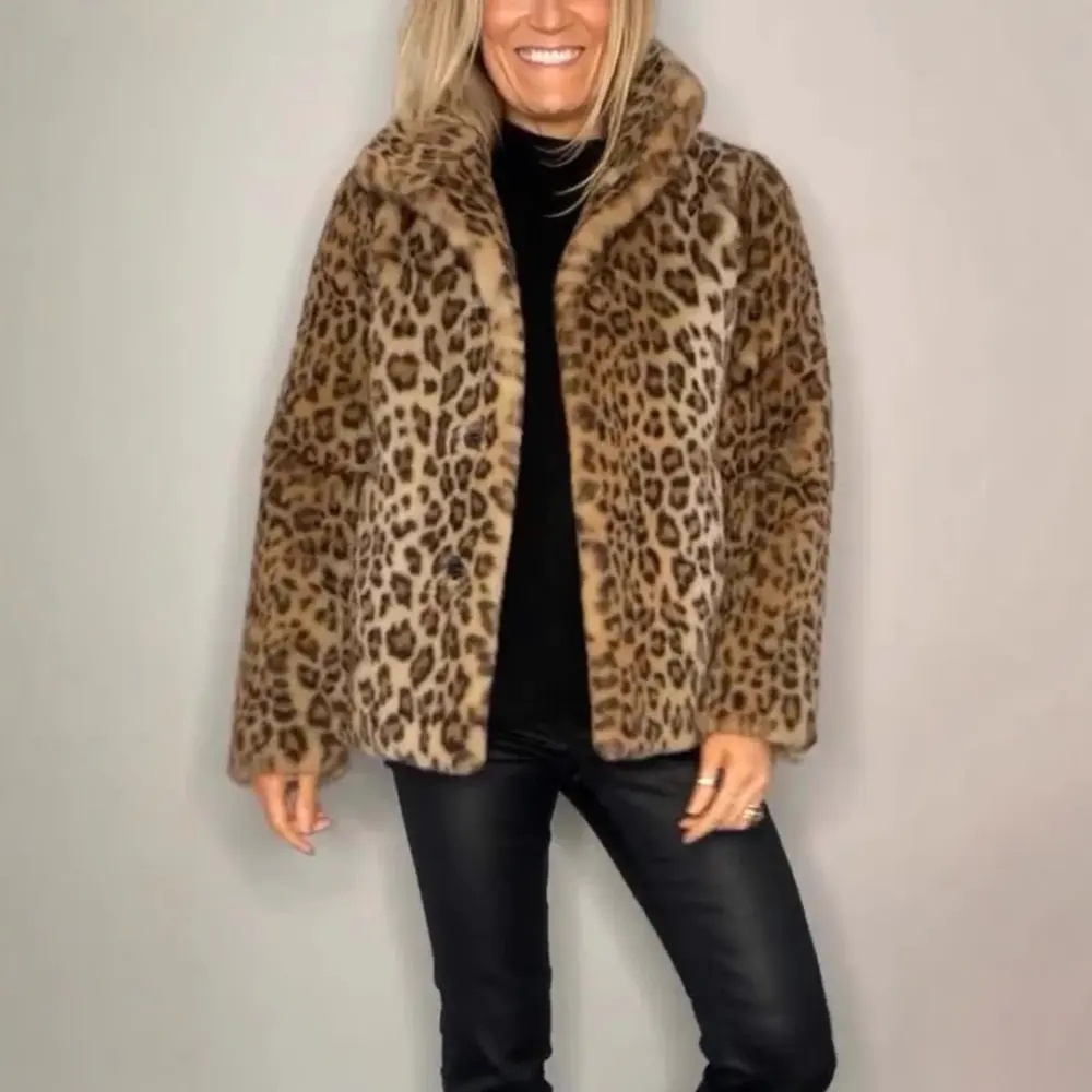 Winter New Women's Fashionable Leopard Print Lapel Faux Leather
