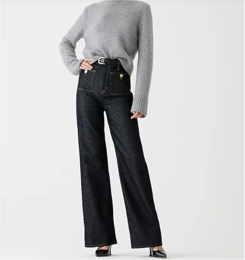 Loose Leisure Washed-out Button Slightly Flared Jeans - Black