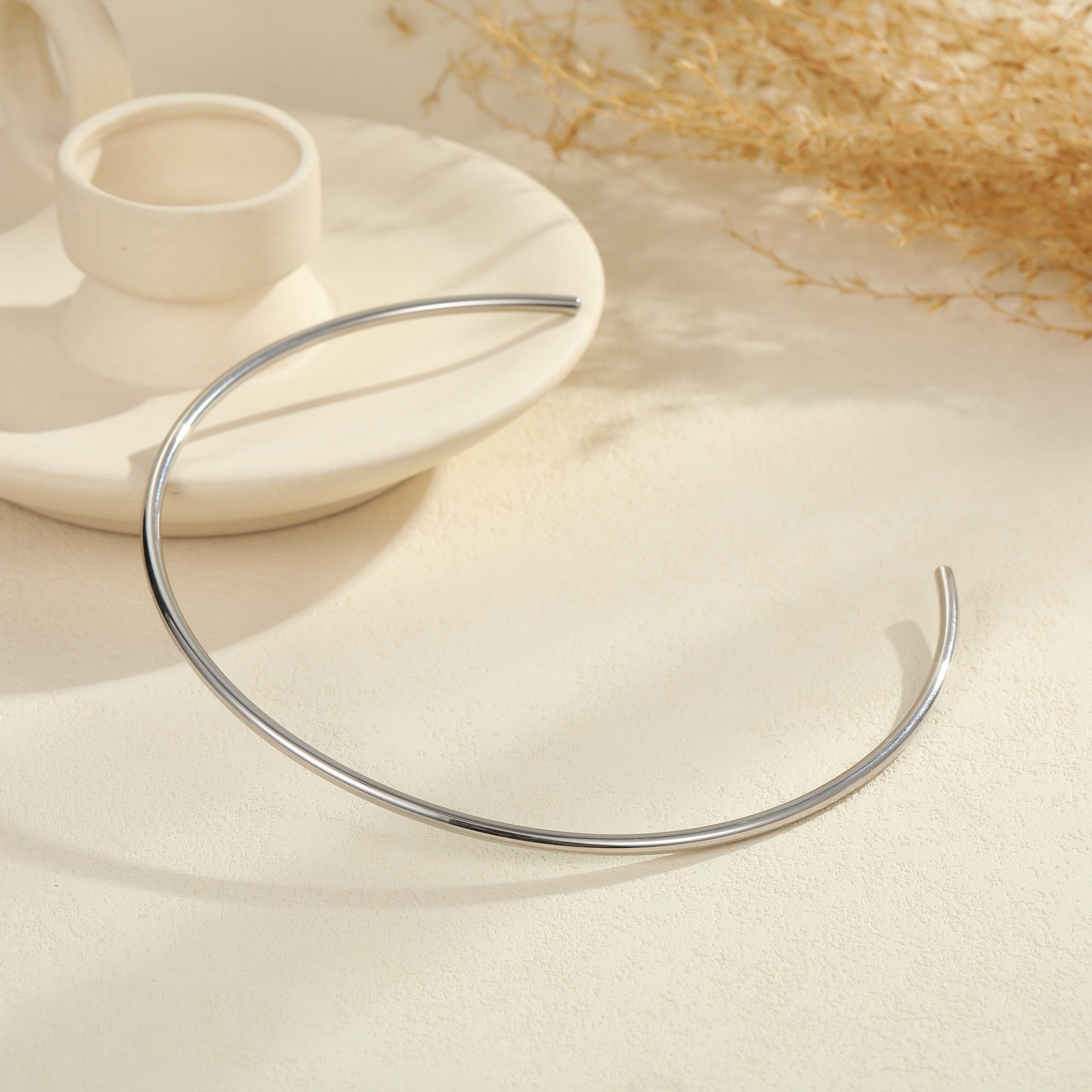 Collar de acero de titanio con cuerda negra y colgantes irregulares, collar minimalista de alto sentido.