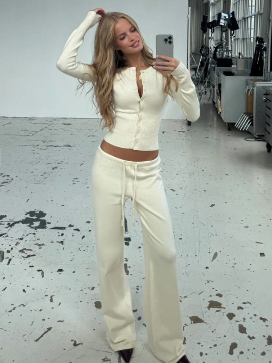 Buy Women's Clothing Online | Buy Trending Dresses for Women