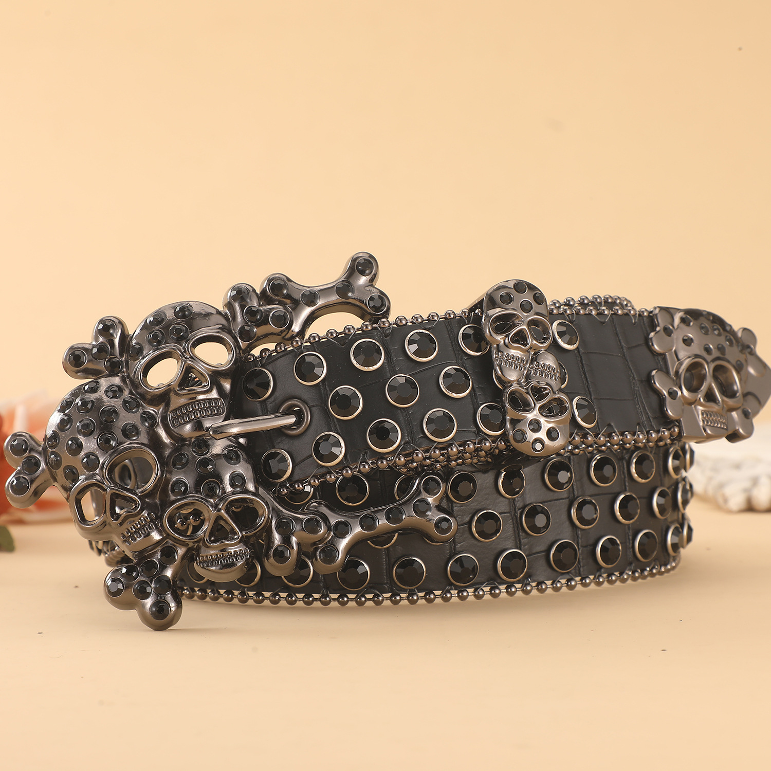 Title 2, Ceinture tête de mort avec strass et diamants i...