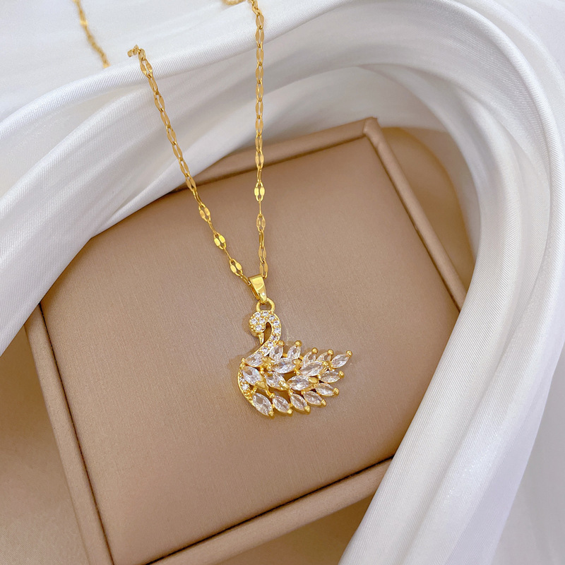 High Sense Gold Lips Swan Necklace Women