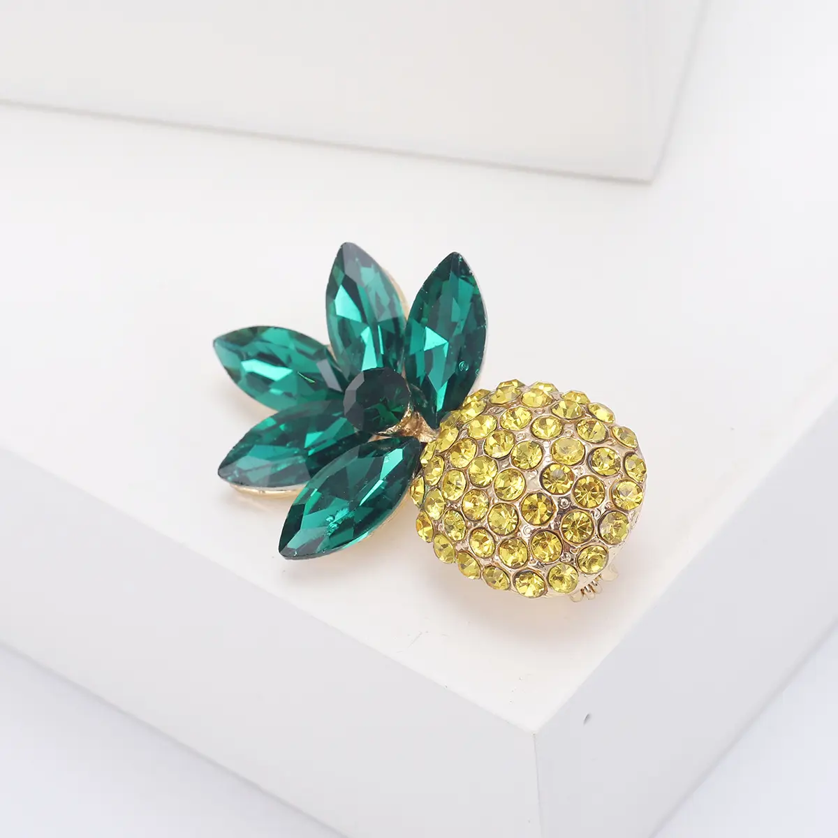 Fresh And Elegant Alloy Rhinestone Pineapple Brooch