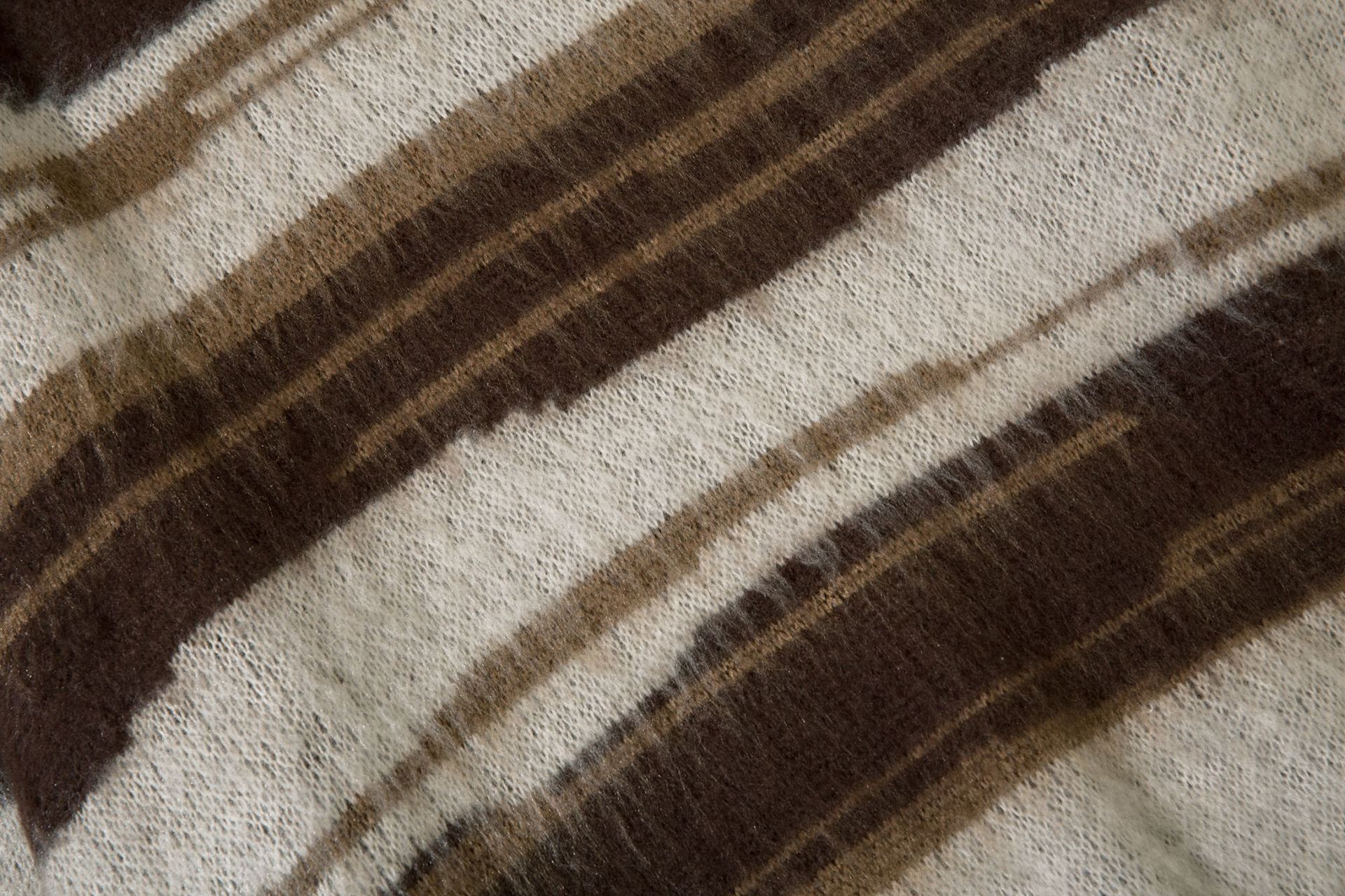 American Vintage Suede Striped Contrast Color Round Neck Sweater